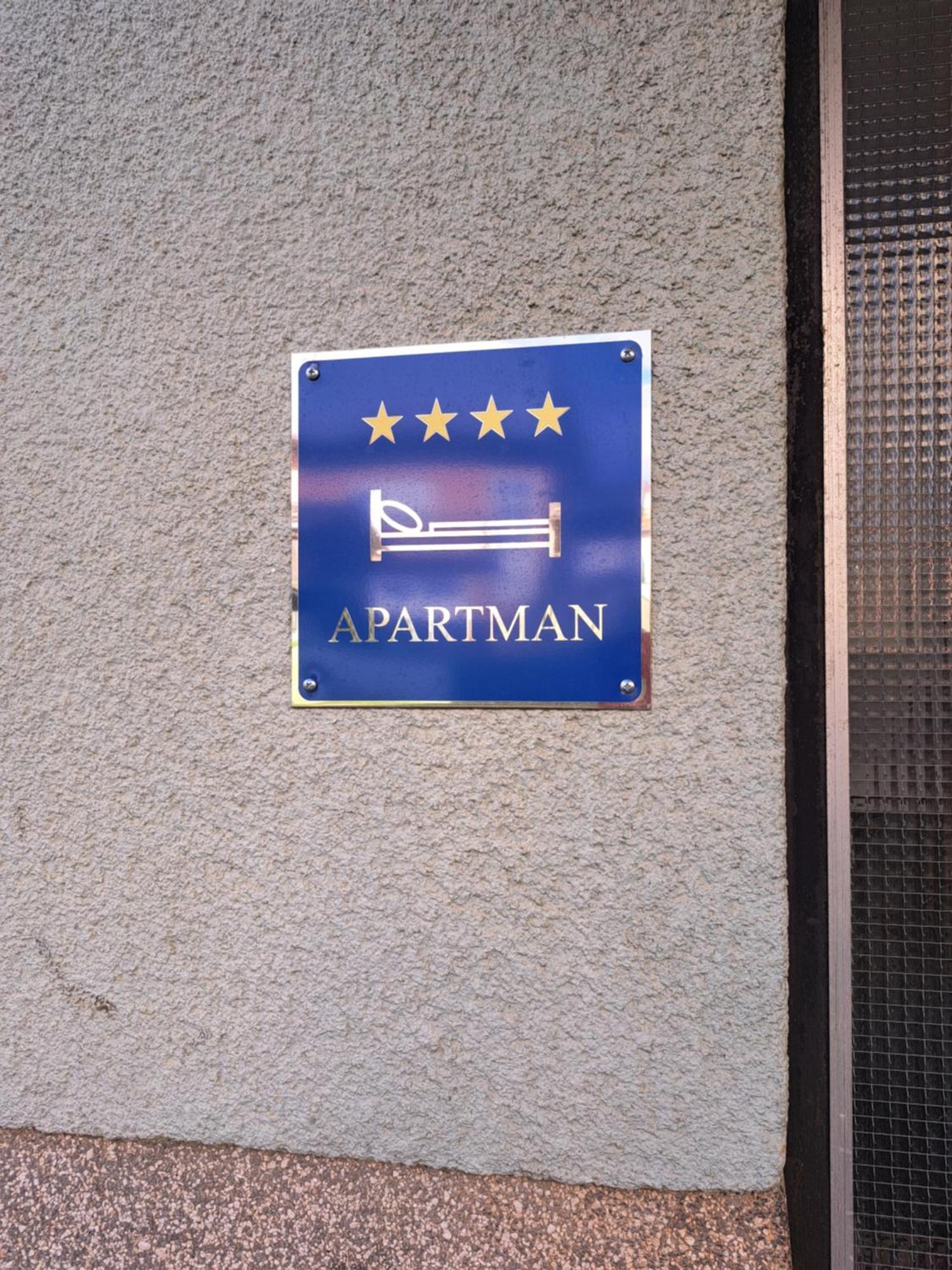 Gospić Apartman Josip מראה חיצוני תמונה
