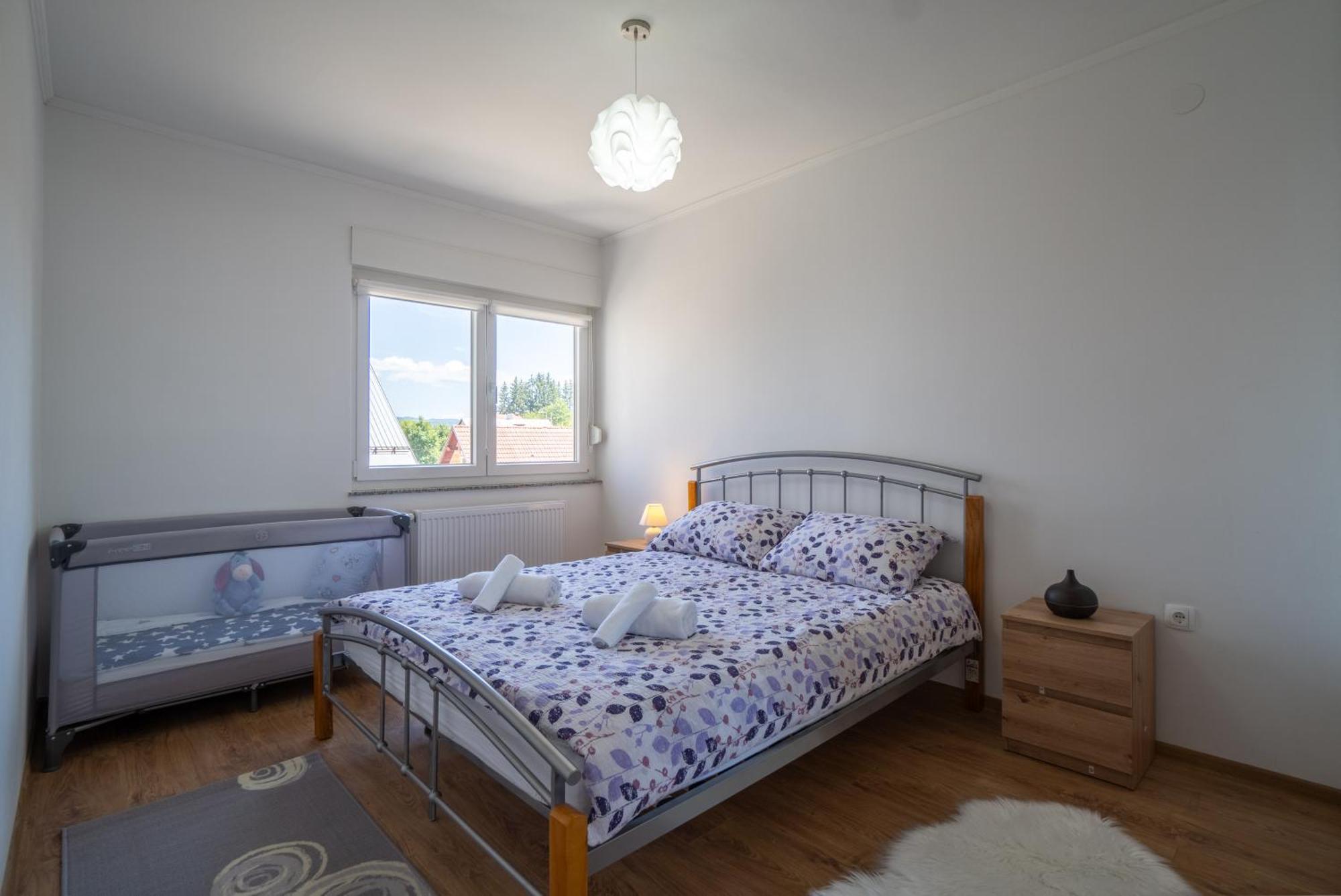 Gospić Apartman Josip מראה חיצוני תמונה